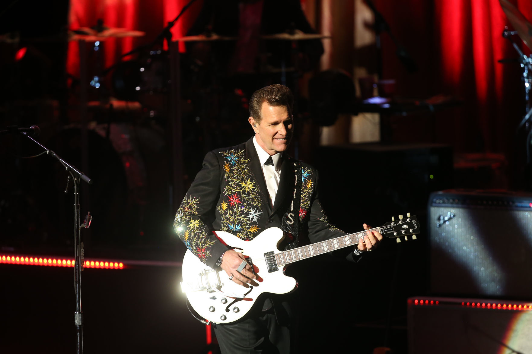 Chris Isaak